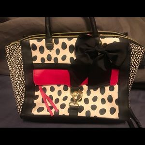 *Betsey Johnson* Like new bag